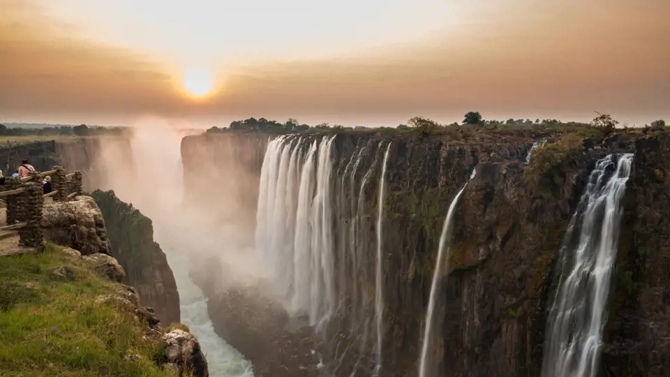 Viktoriiny vodopády, Zimbabwe, Zambie