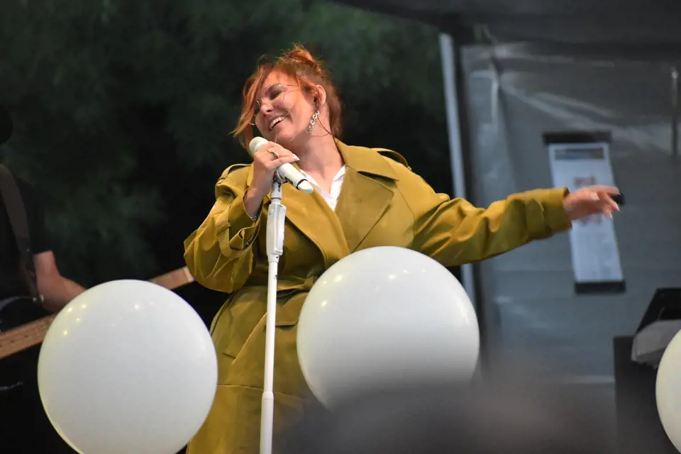 Ewa Farna si zazpívala na festivalu Šternberský kopec.