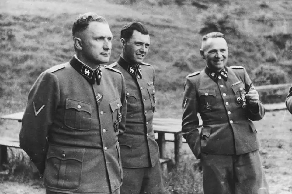 Richard Baer, Josef Mengele a Rudolf Höss v Osvětimi