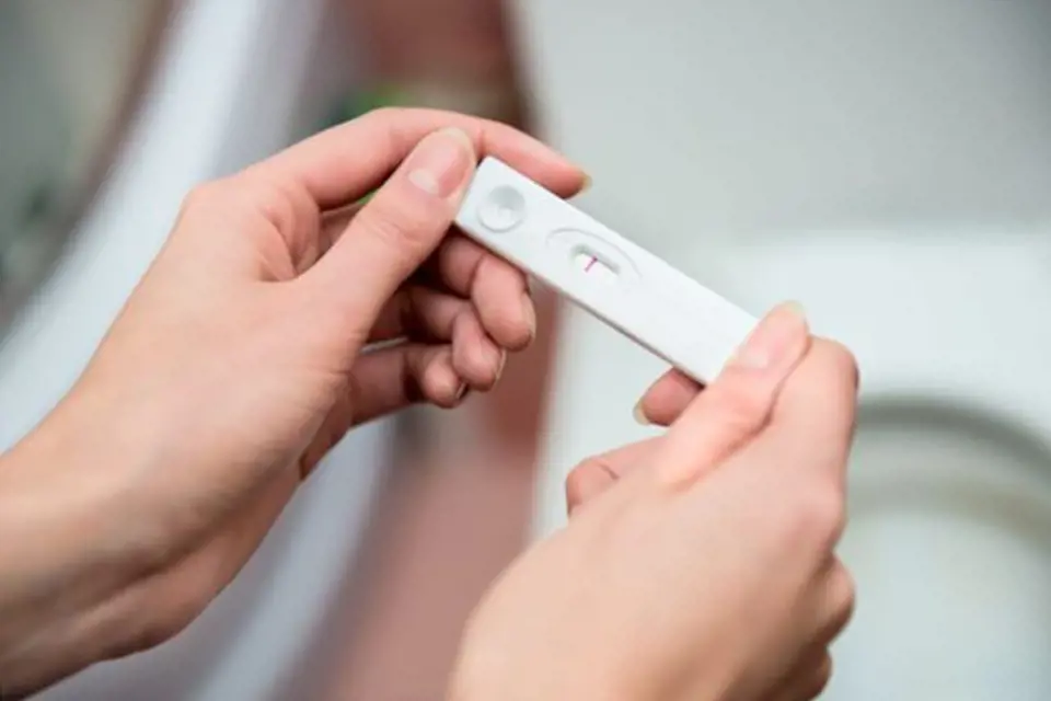 Negativní výsledek může být ovlivněn brzkým testováním před první menstruací.