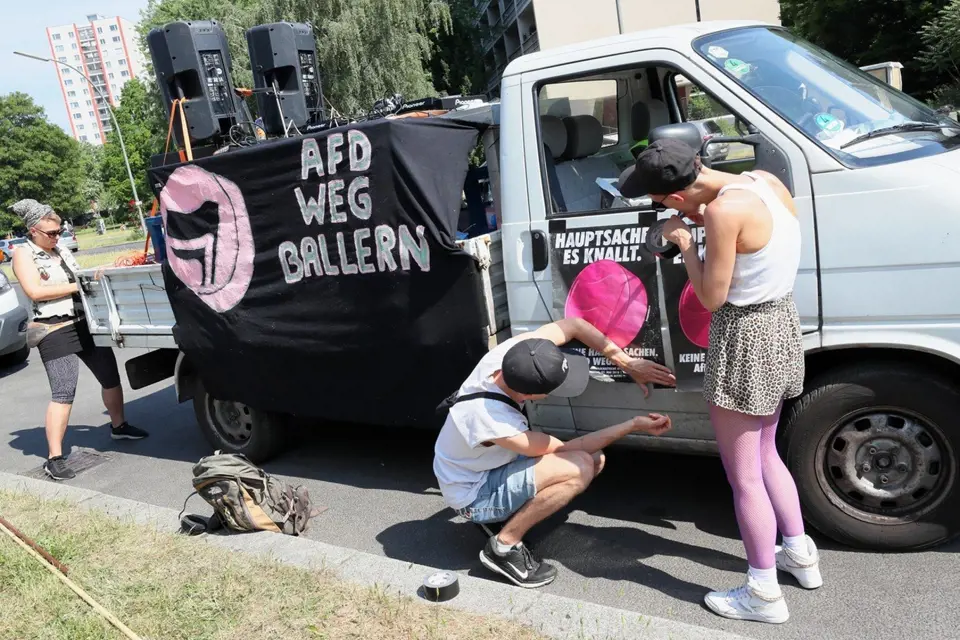 Odpůrci AfD nasadili i techno hudbu