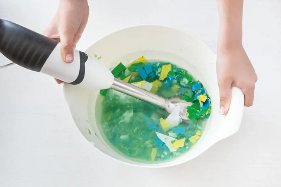 Na mixování použijte běžný mixér, kterým se mixuje třeba brokolice na polévku.