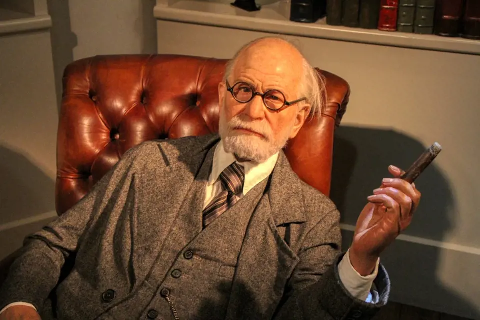 Sigmund Freud ve vídeňském muzeu voskových figurín