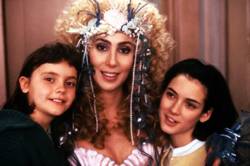 Film s Cher, Winonou Ryder a Christinou Ricci v hlavních rolích.