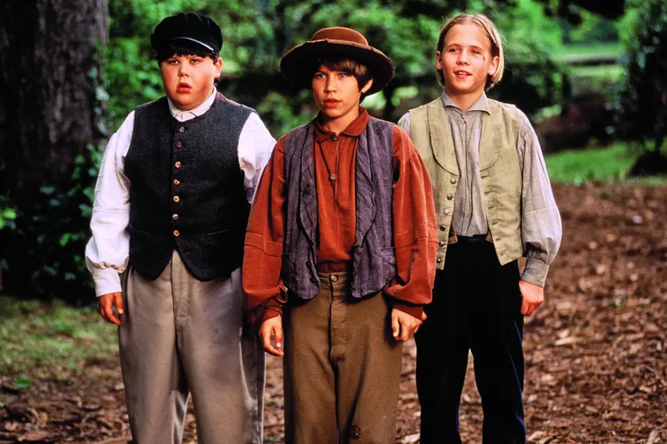 Jonathan (uprostřed) ve filmu Tom a Huck (1995).