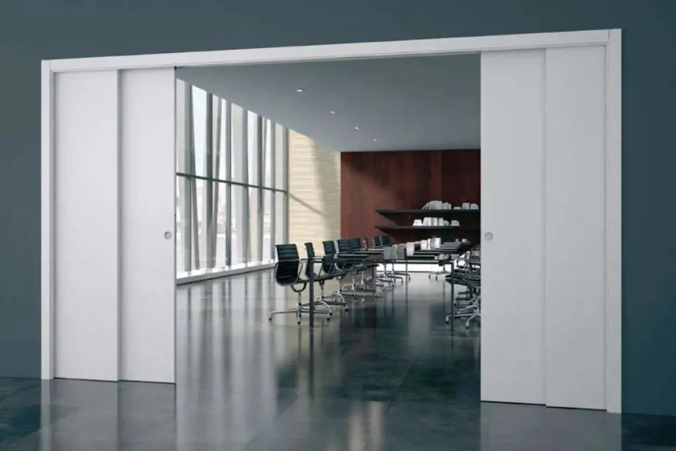 Sériové posuvné dveře - geniální řešení pro velké prostory, jako jsou zasedací sály