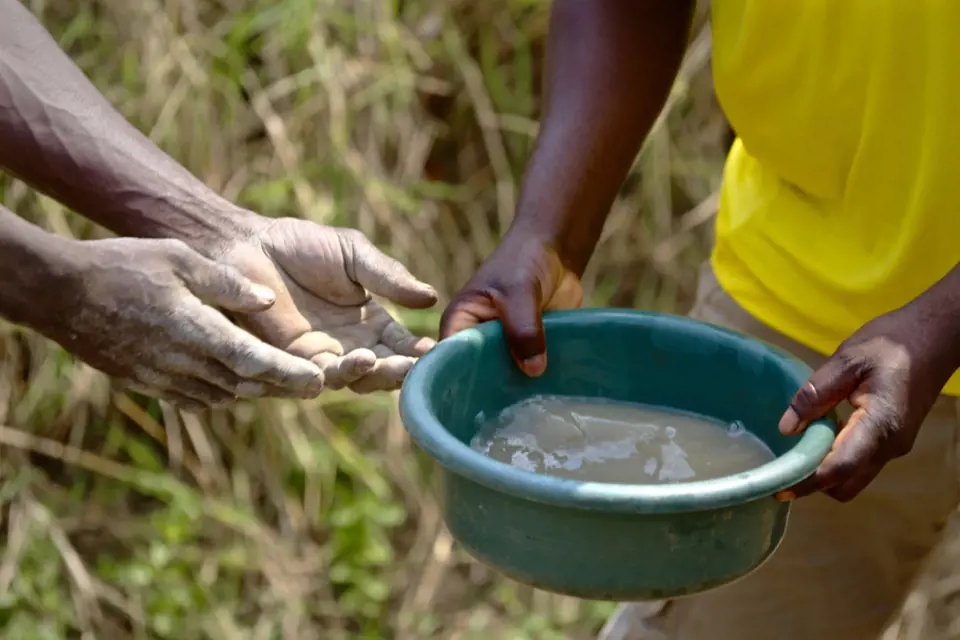Nedostatek pitné vody vede k epidemiím.