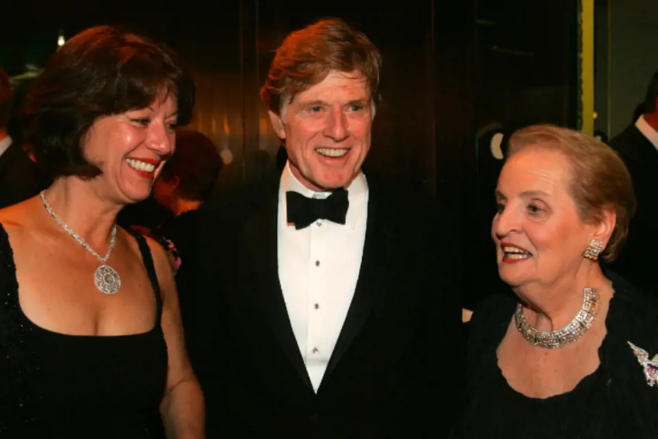 Robert Redford, manželka a Madeleine Albright v Karlových Varech