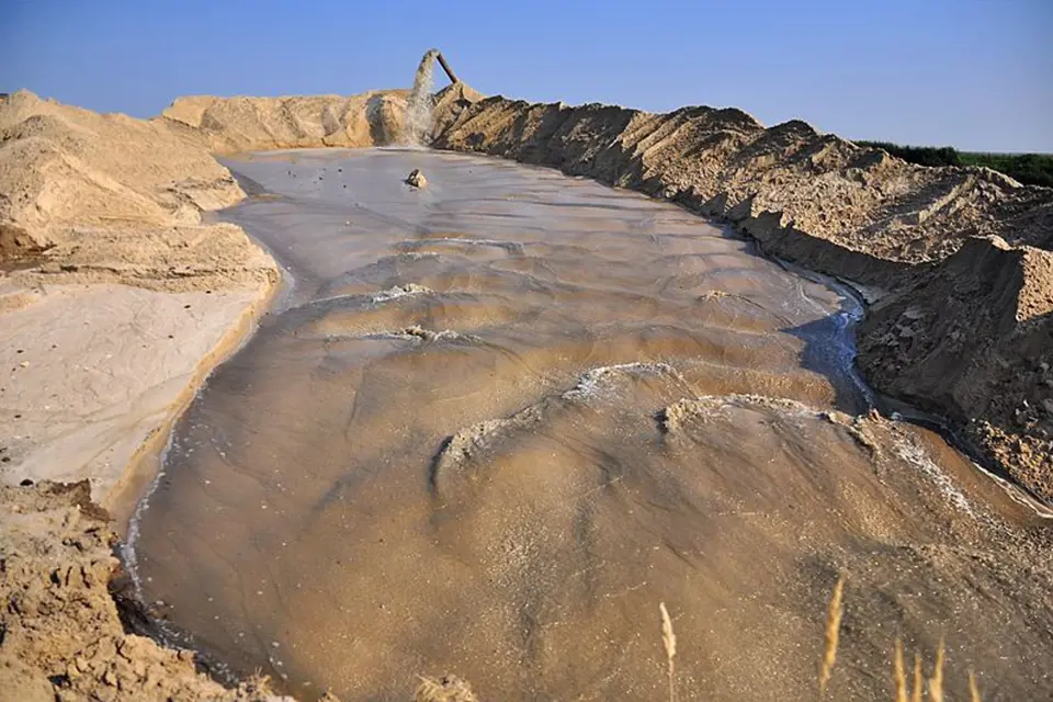 Těžba písku