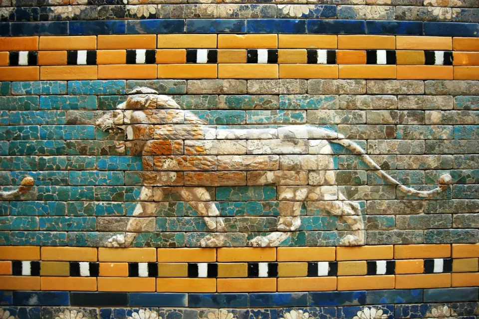 Lev byl symbolem bohyně lásky Ištar.
