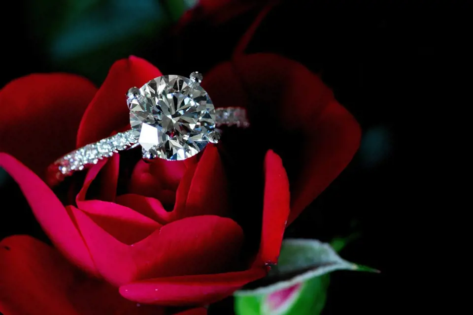 Ještě dražší než zlato je diamant. Stejně tak vzácná je diamantová svatba po 60 letech od sňatku.