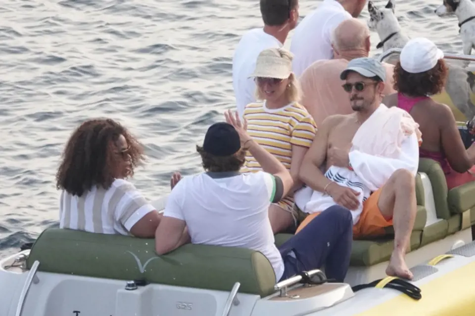 Oprah Winfrey pozvala na soukromý ostrov pár svých přátel. Nechyběl Bradley Cooper a Orlando Bloom se snoubenkou Katy Perry.