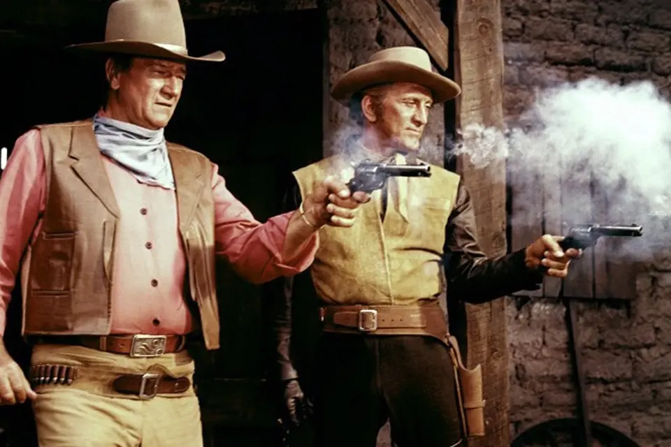 John Wayne a Kirk Douglas ve snímku Válečný vů