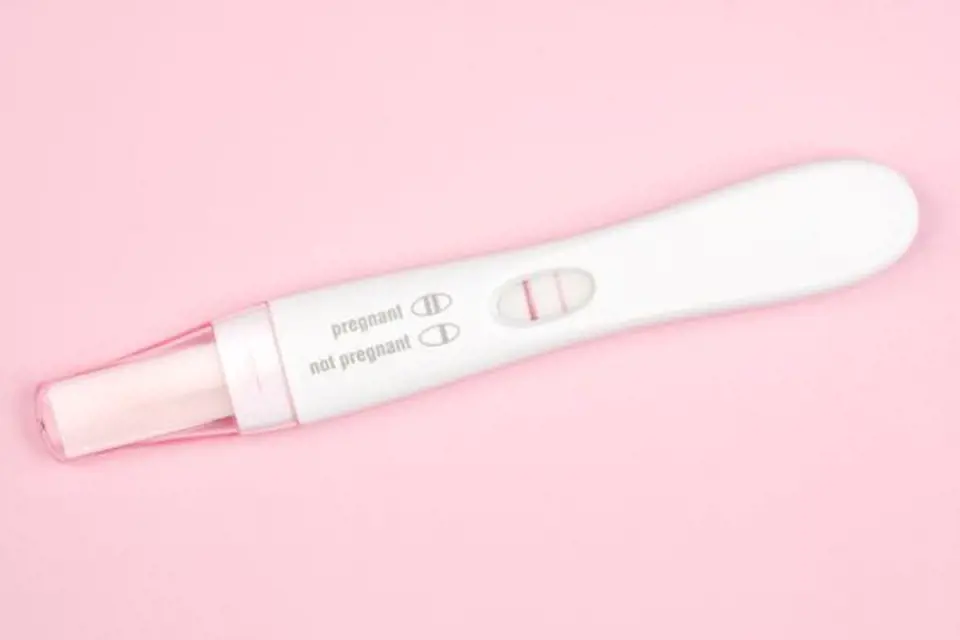 Existují těhotenské testy s různou citlivostí, některé umí určit datum početí. Ale cena je výrazně vyšší.