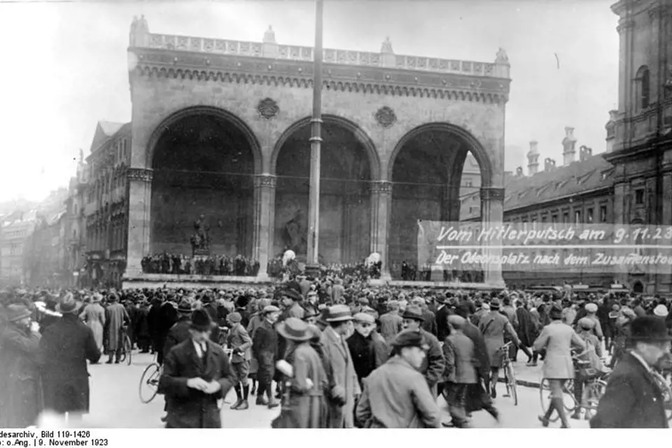 Mnichovský puč, 8.-9. listopadu 1923