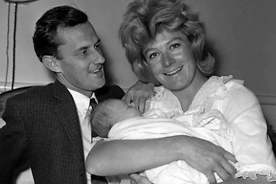 Vanessa Redgrave byla vdaná za režiséra Tonyho Richardsona pět let a měli spolu dvě děti.