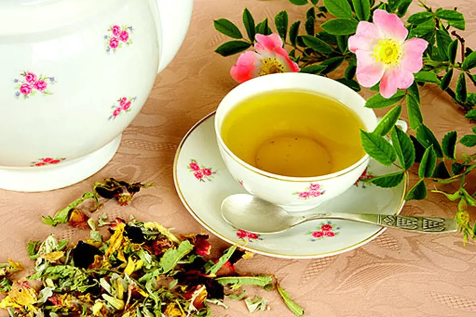Růžový čaj (čaj z růže)