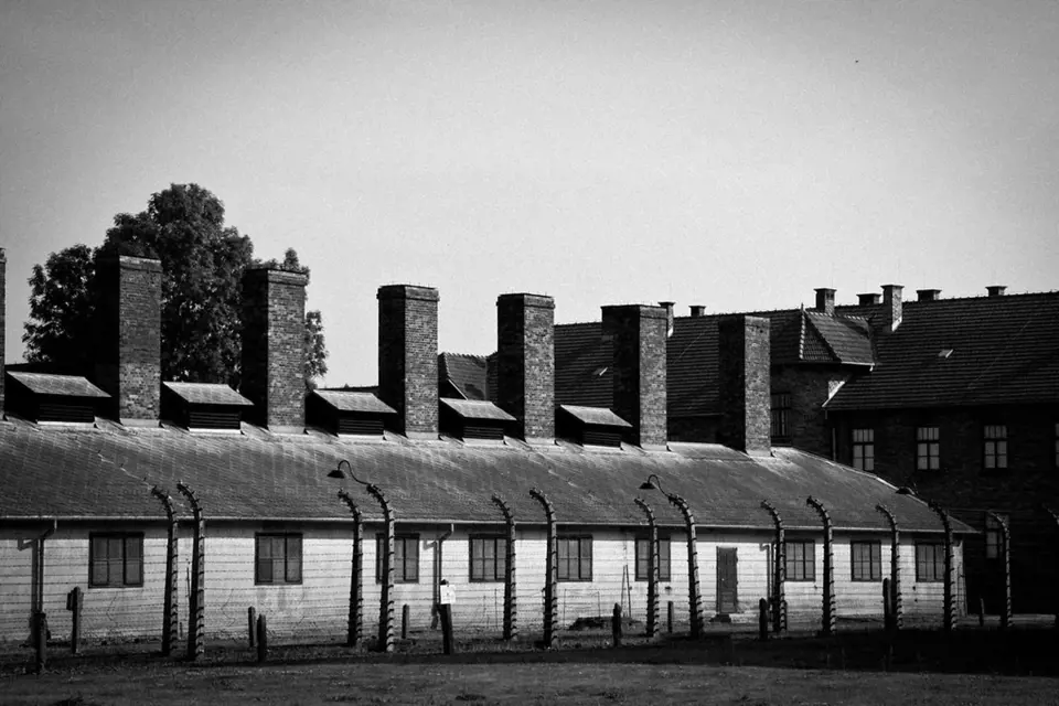 Koncentrační tábor Auschwitz I byl založen v bývalých kasárnách ve městě Osvětim.
