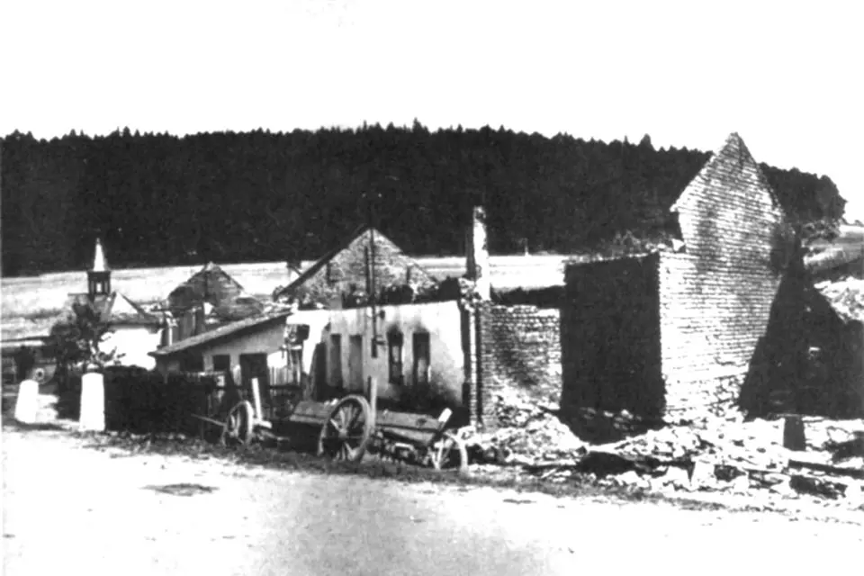 Vypálená obec Javoříčko byla po válce znovu postavena