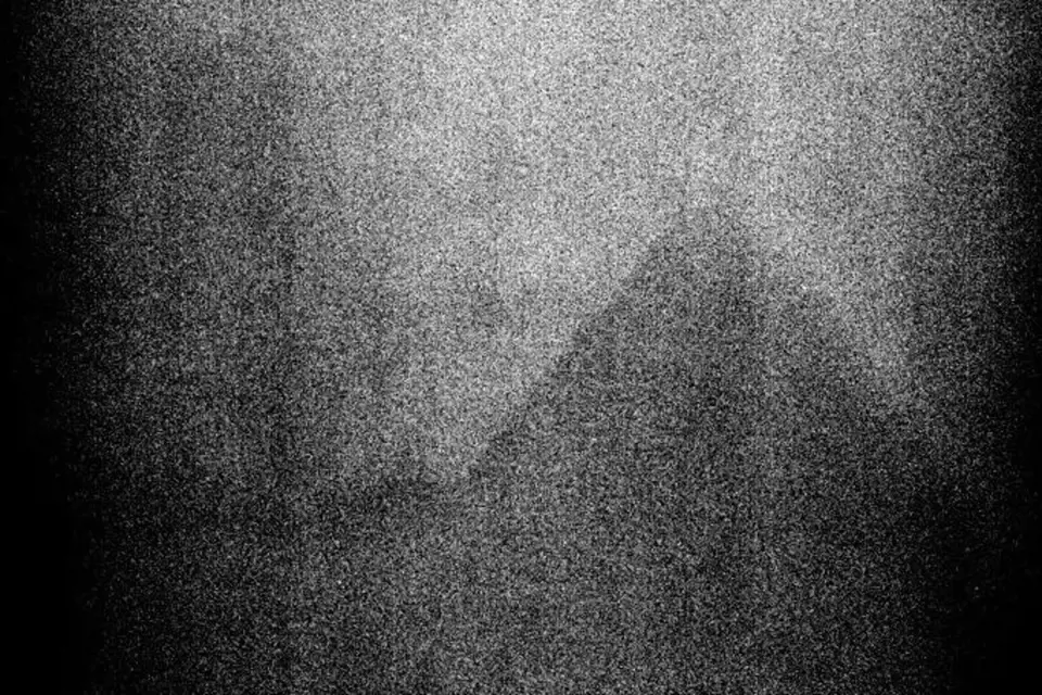 Slavná pyramida na Měsíci je jen nešikovná fotografie vozíku