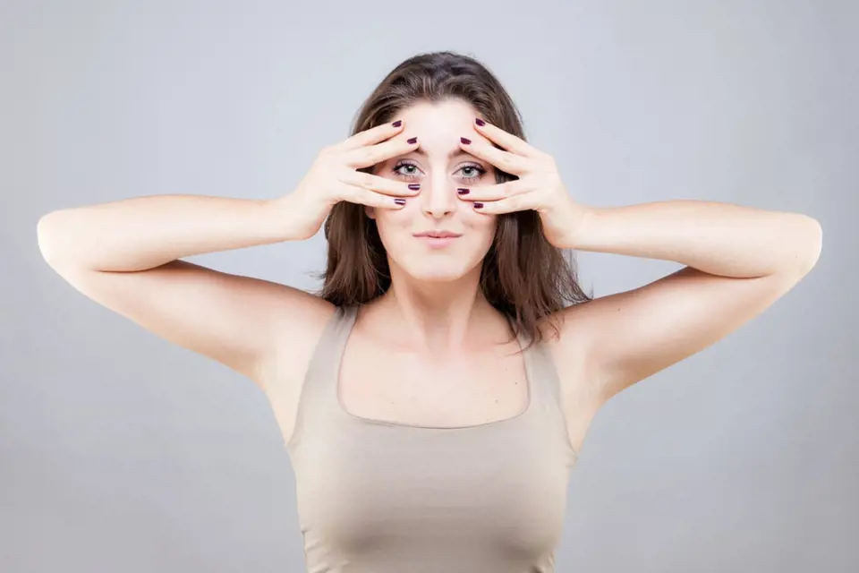 Znáte pojem obličejová jóga? Procvičování mimických svalů oddálí tvorbu vrásek.