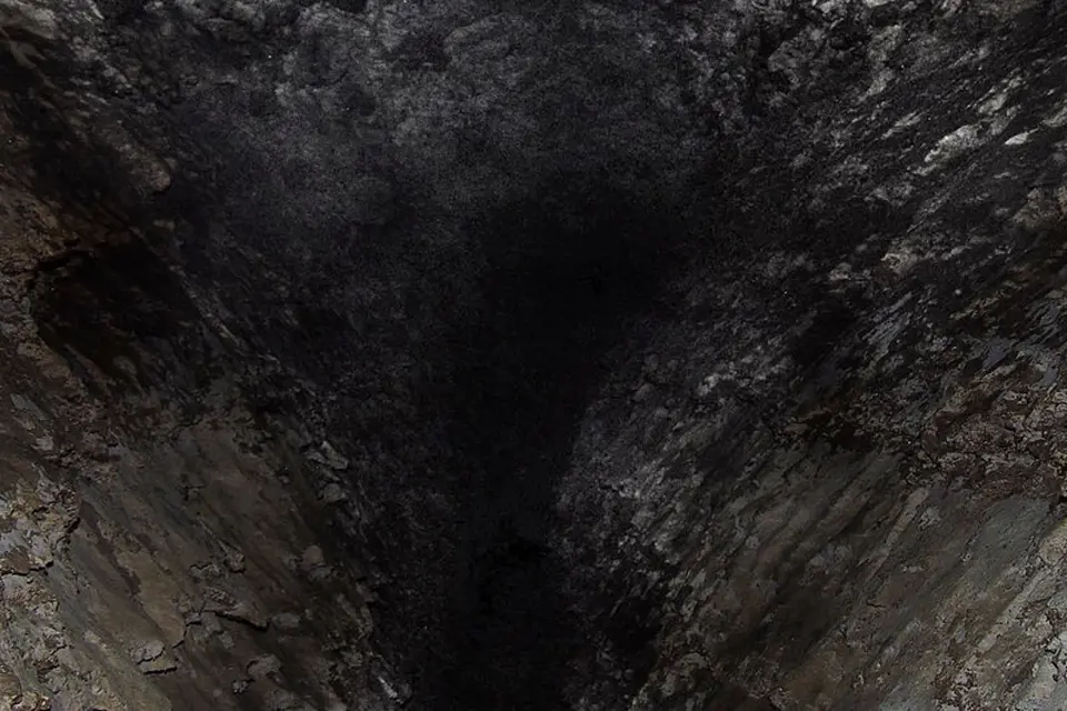 Chodba v Jezerní jeskyni na Ukrajině
