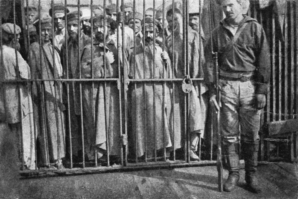 Vězni v gulagu na Sachalinu