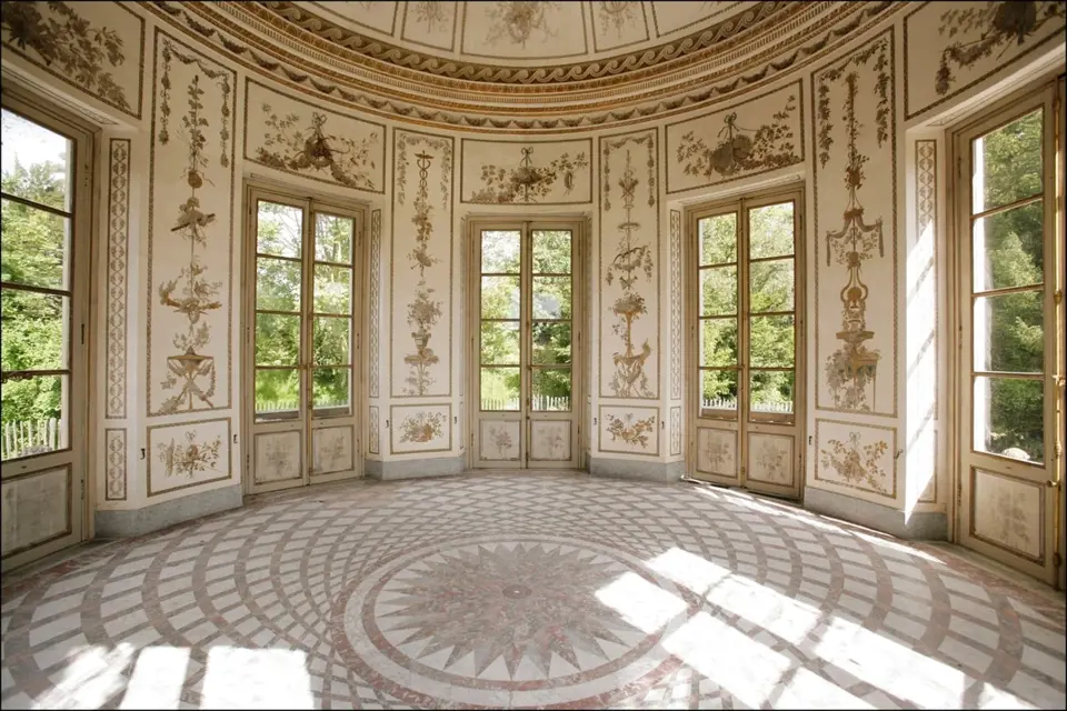 Interiér Malého Trianonu, osobního zámečku Marie Antoinetty