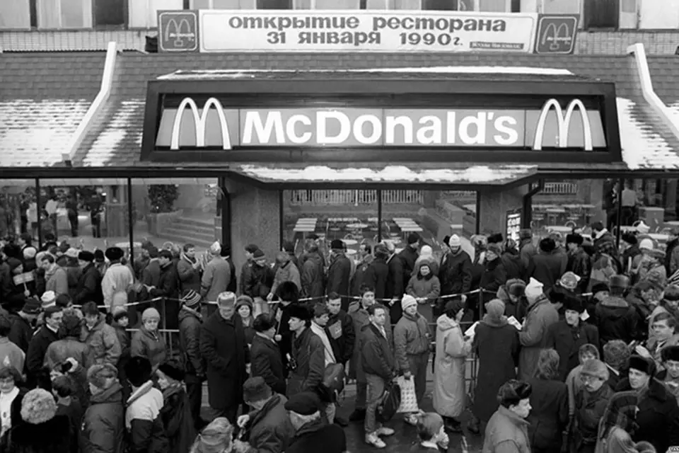 31. ledna 1990 byl v Moskvě otevřen první McDonald v SSSR