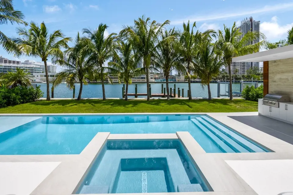 Rapper Future utratil 390 milionů za úžasné sídlo na nábřeží v Miami