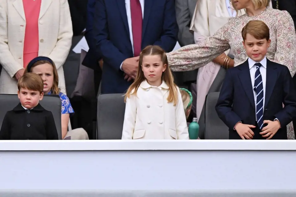 Kate Middleton musela sdělit dětem, že zemřela jejich prababička. 