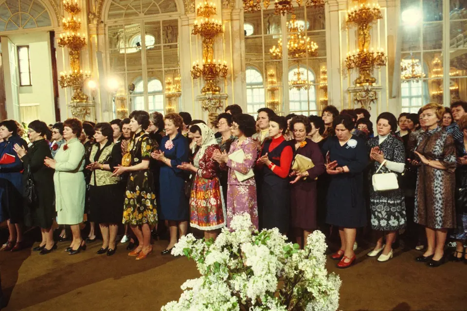 U příležitosti MDŽ přijal 5. března 1980 delegaci československých žen na Pražském hradě prezident ČSSR Gustáv Husák.