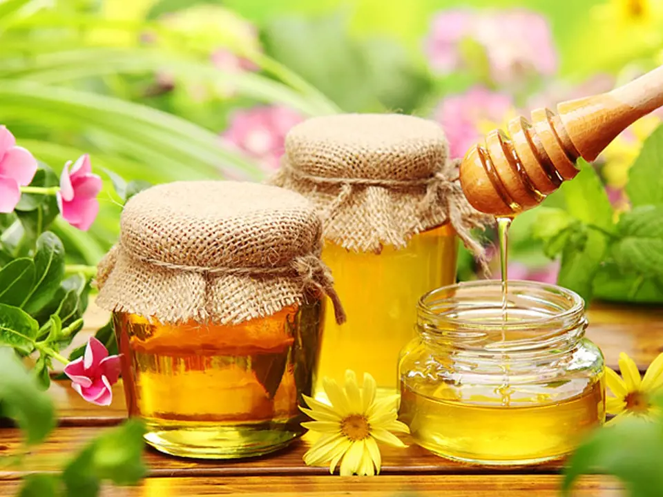 Světlý květový med je snáze stravitelný