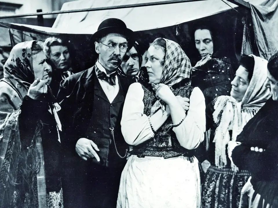 S Ferencem Futuristou ve filmu Městečko na dlani z roku 1942.