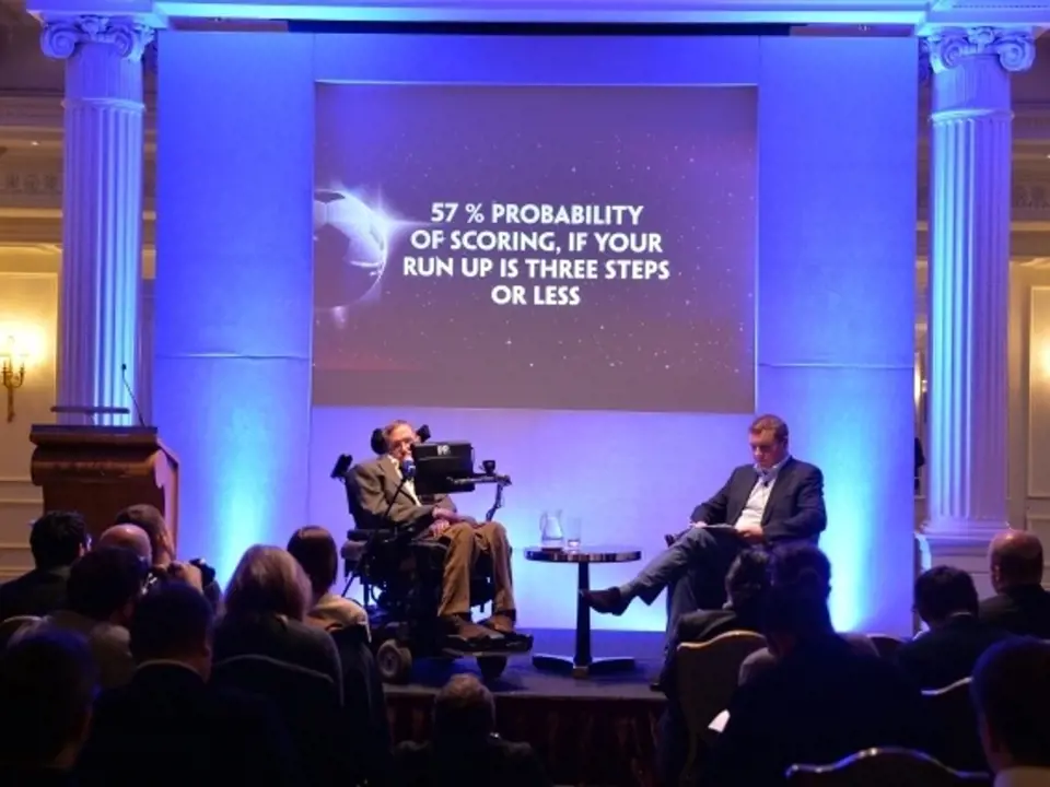 Stephen Hawking během speciální konference k MS