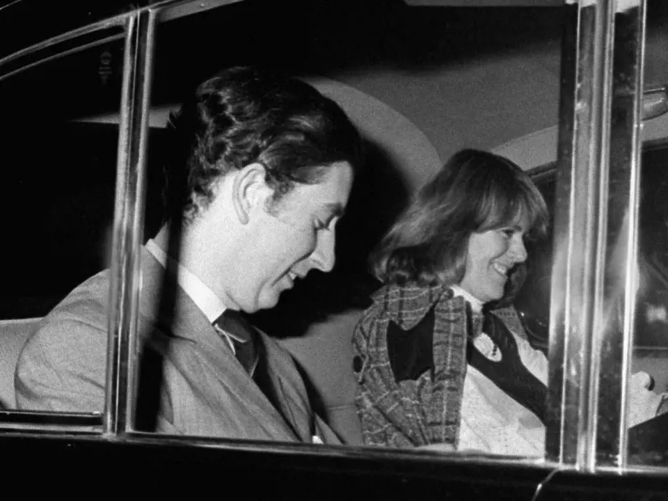 Král Karel III. a Camilla Bowles se seznámili už v 70. letech.