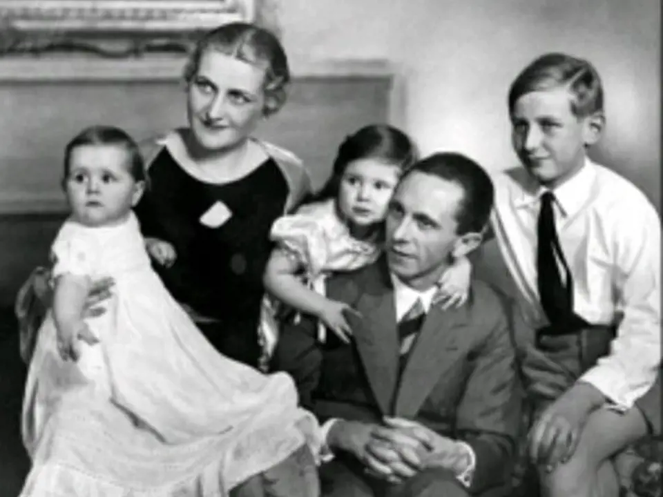 Manželé Goebbelsovi s dětmi
