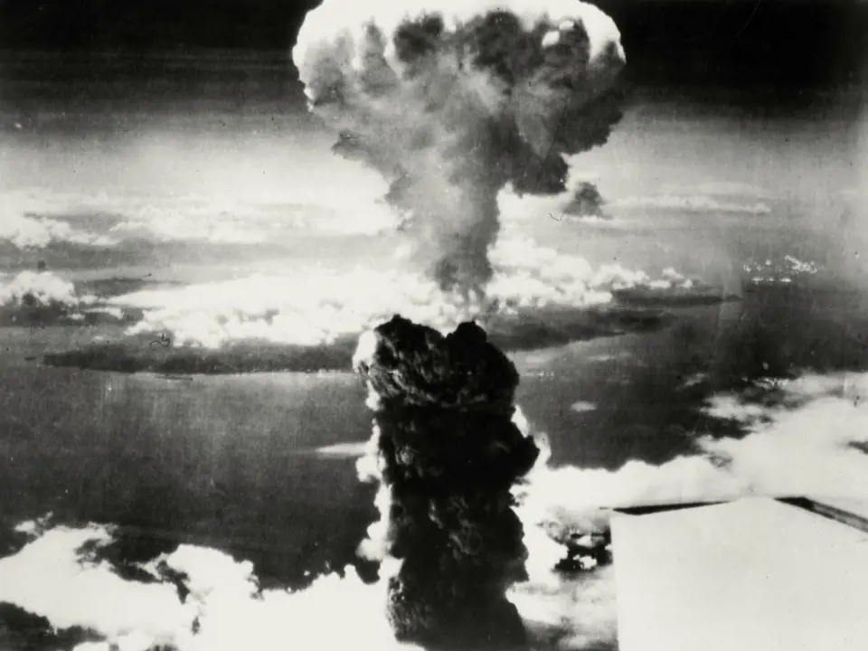 Atomový hřib po shození Little Boy na Hirošimu