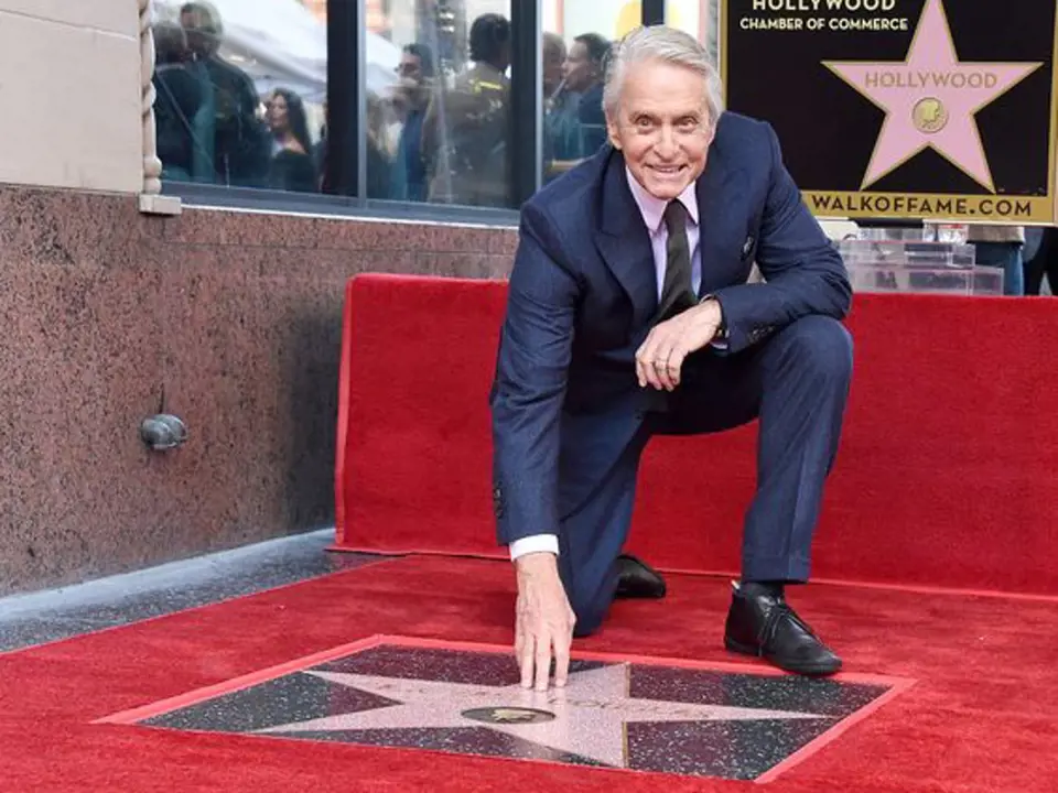 Michael Douglas má hvězdu na Chodníku slávy.