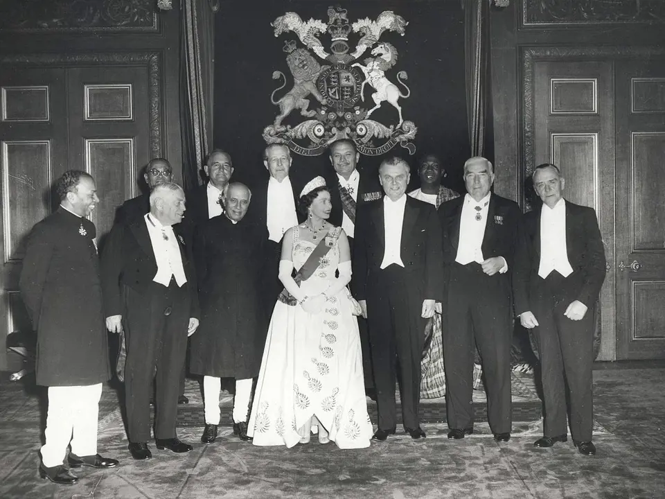 Královna Alžběta II. se zástupci Commonwealthu