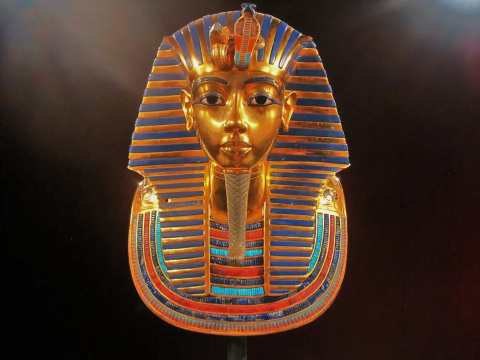 Replika Tutanchamonovy zlaté masky