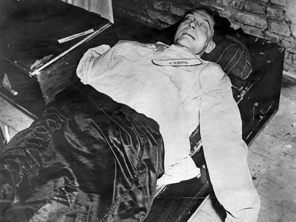 Hermann Göring spáchal po rozsudku smrti sebevraždu.