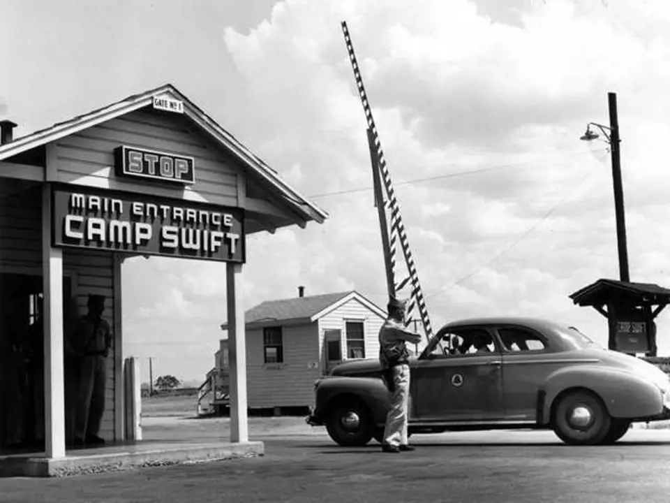 Brána do zajateckého tábora Swift v Texasu