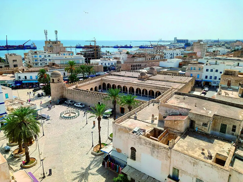 Starověké město Súsa je třetí největší v Tunisu. Založili ho už v 11. století před naším letopočtem Féničané, později se v něm vystřídala celá řada kmenů a národností.