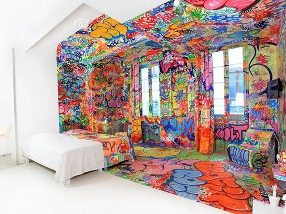 Umělec Tilt vytvořil tento "Panic Room" v hotelu Au Vieux Panier v Marseille ve Francii.