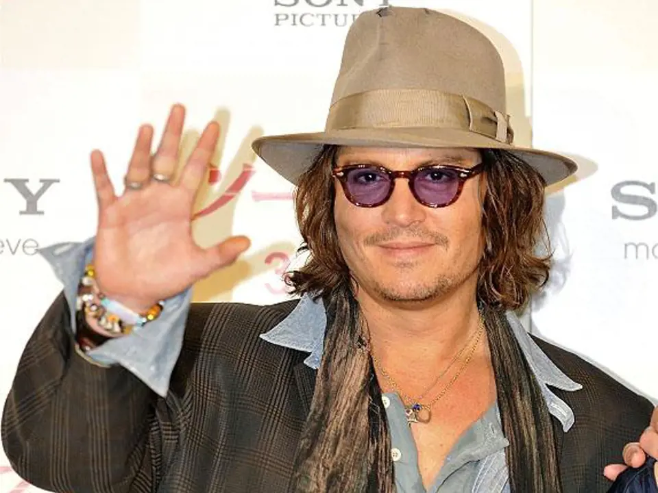 Johnny Depp byl v r. 2003 zvolen nejpřitažlivějším mužem planety a o 7 let později nejoblíbenějším hercem roku.