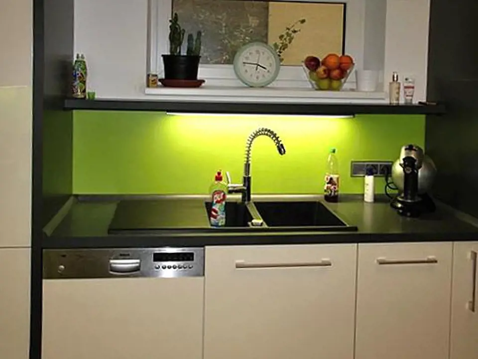 Kuchyně v šedo zelené