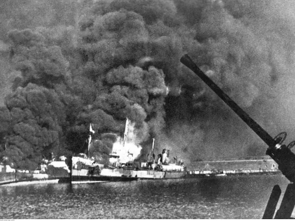 Zkáza spojeneckých lodí v Bari