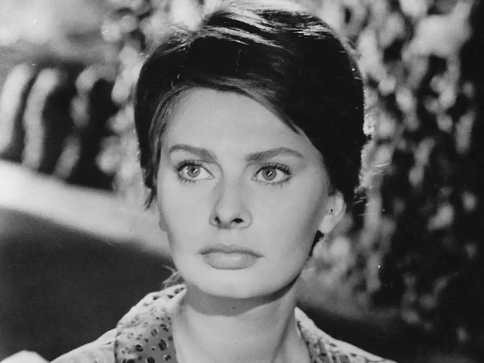Také československé ženy se chtěly líčit jako Sophia Loren.