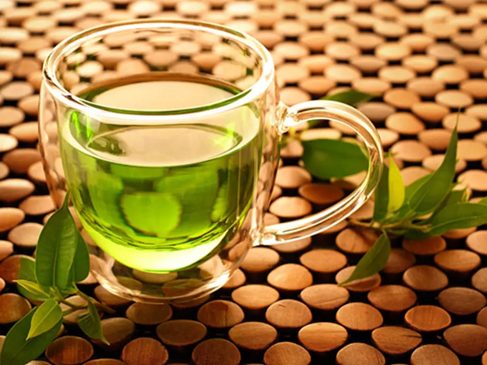 Šálek zeleného čaje.